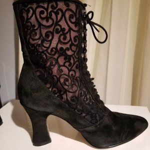 Valley Lane boots, size 9 M